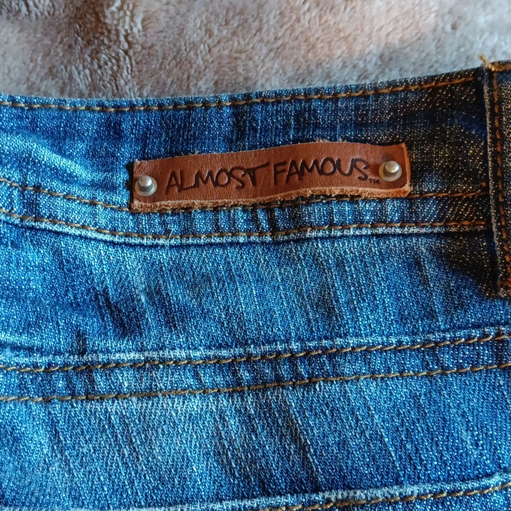 Capris - Picture 5 of 7